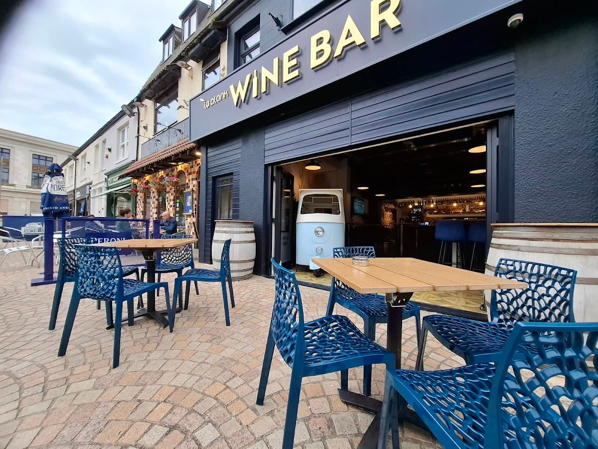 Le Plonk Wine Bar