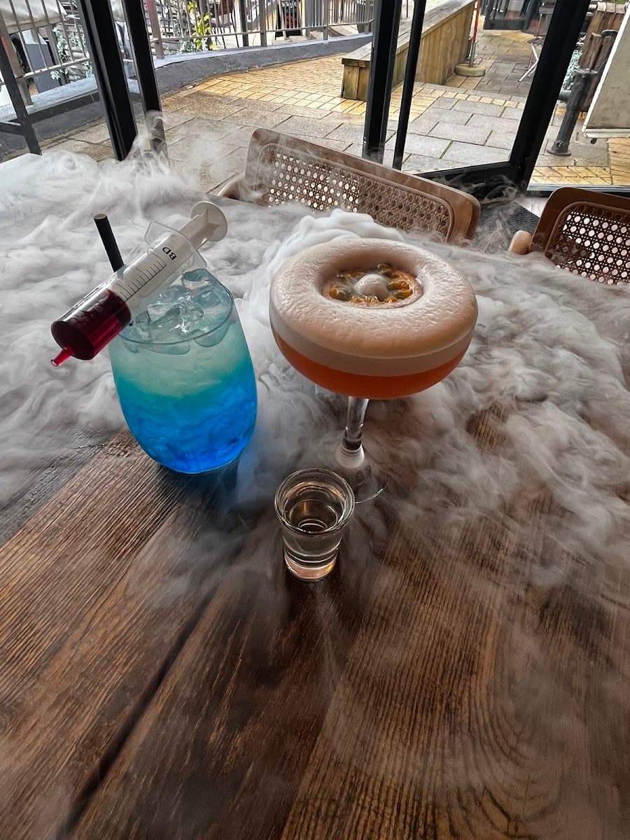 The Tipsy Kat Restaurant & Cocktail Bar
