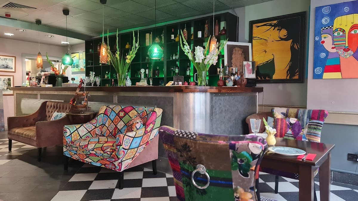 NUR Restaurant & Lounge