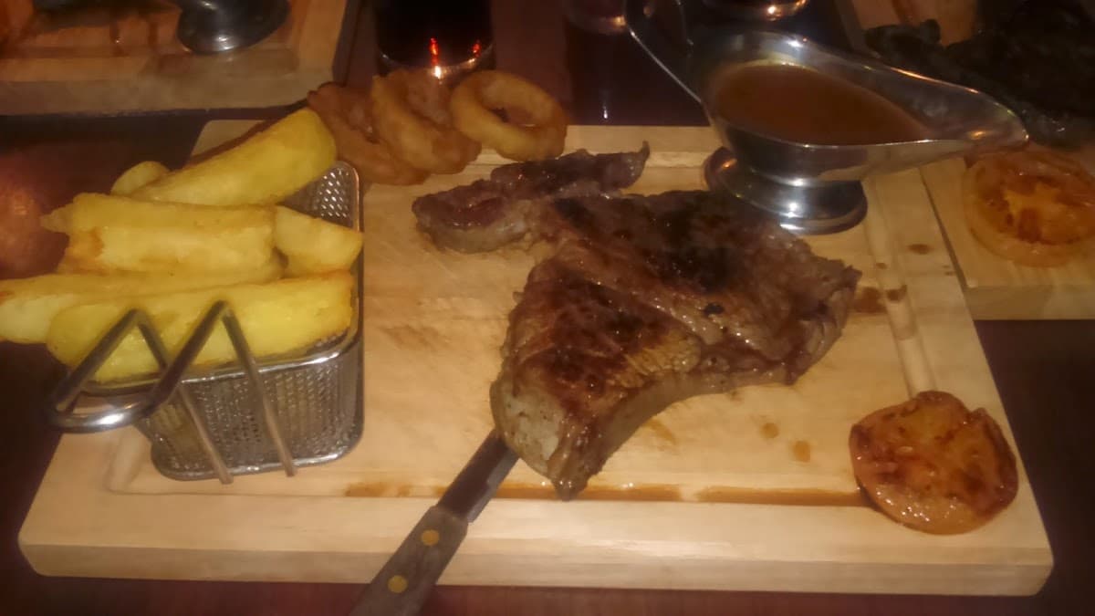 The Lyric Bar & Grill