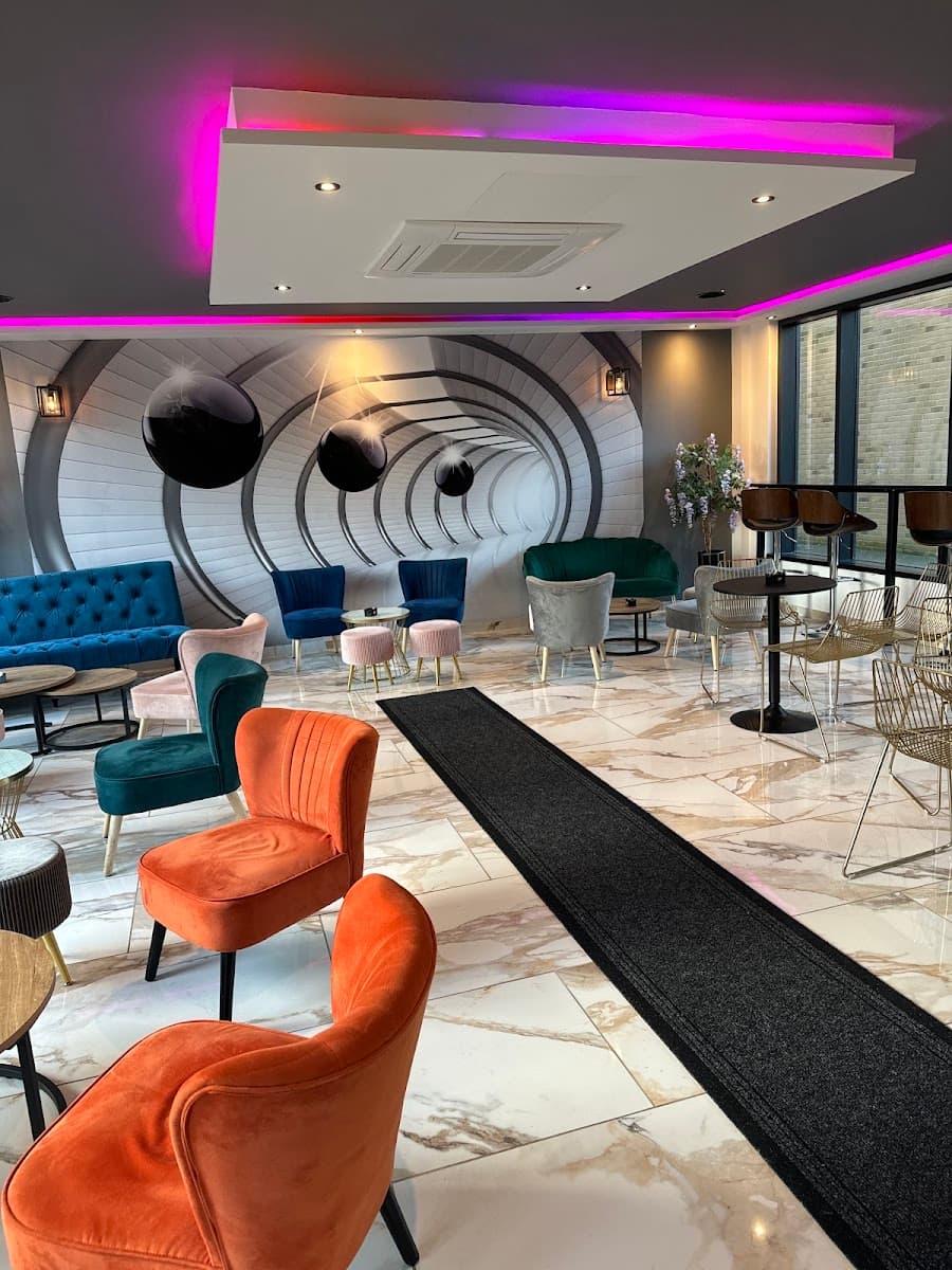 Charm Cafe