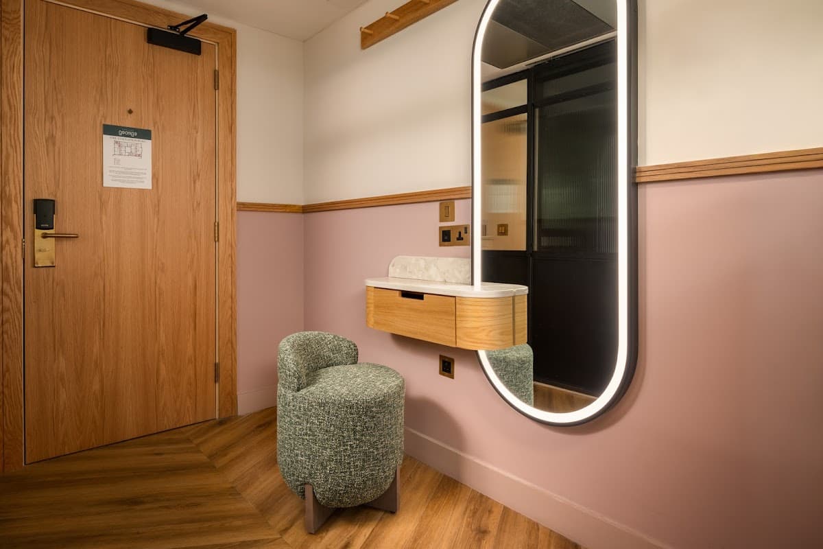 Carlton George Hotel
