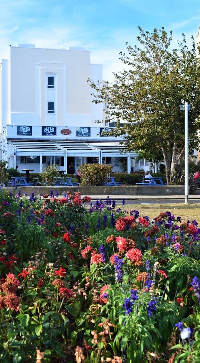 Skuba Bar and Bistro