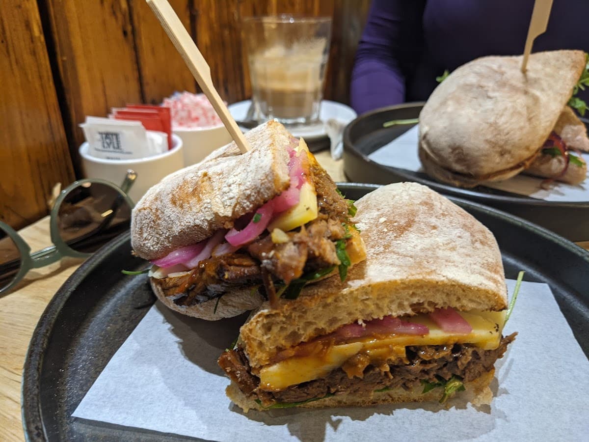 Gizzi Espresso Bar