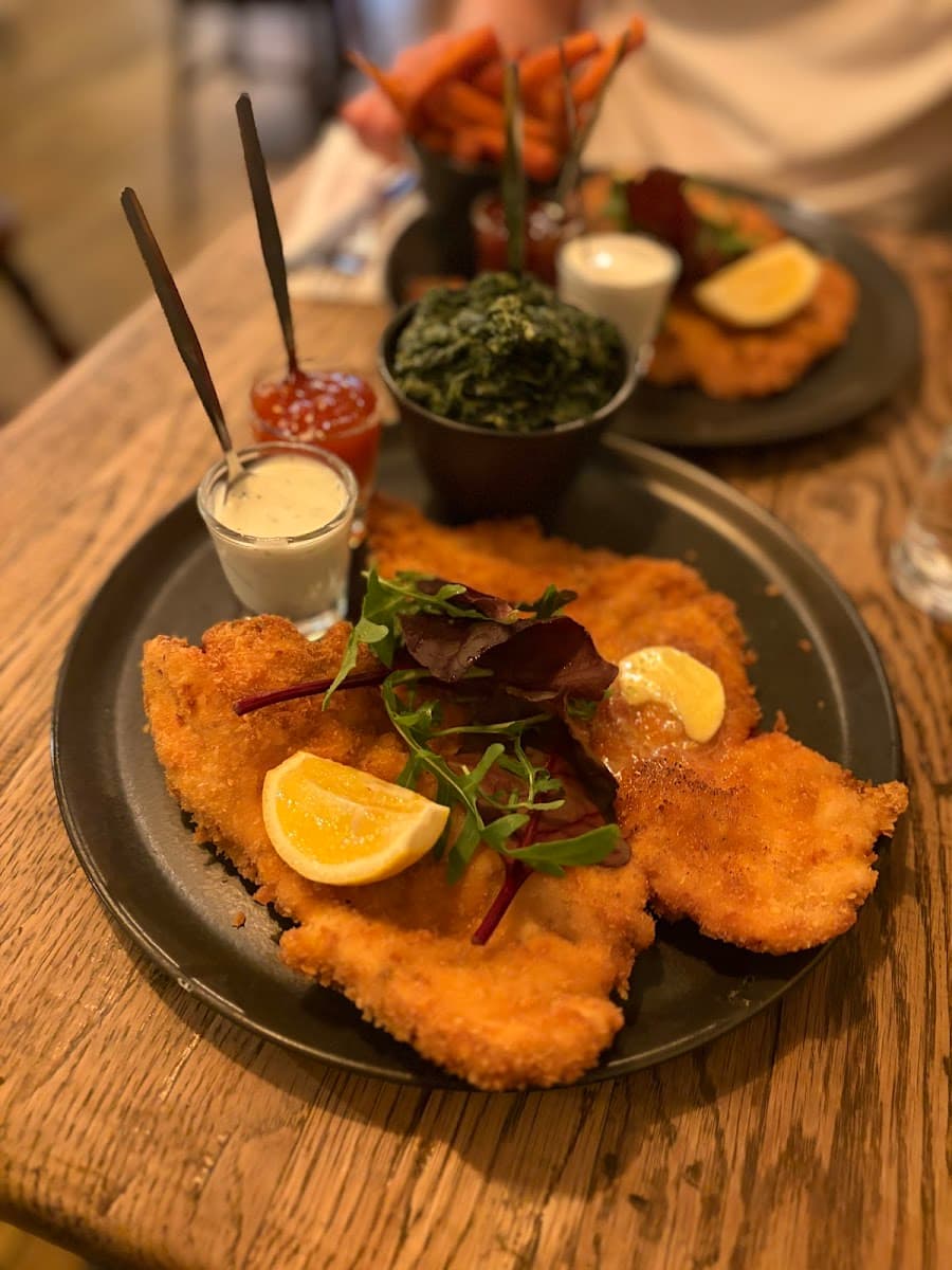 Pera Schnitzel Garden