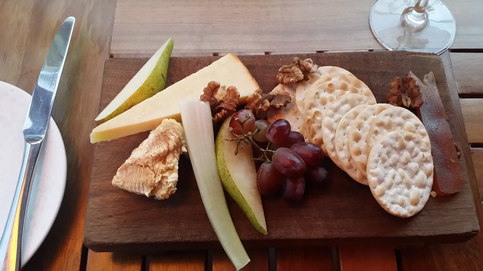 Opera Restaurant Bar & Grill