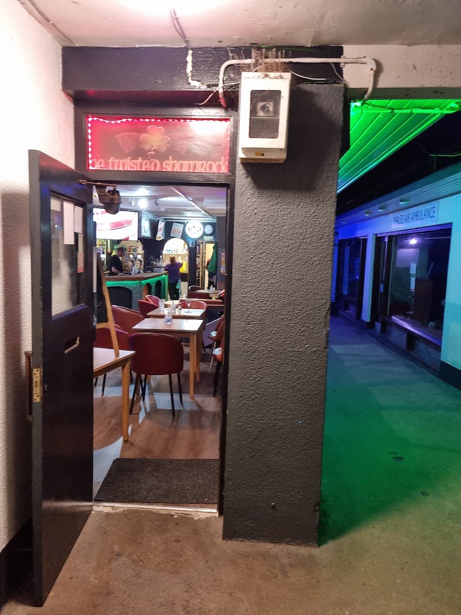 Twisted Shamrock