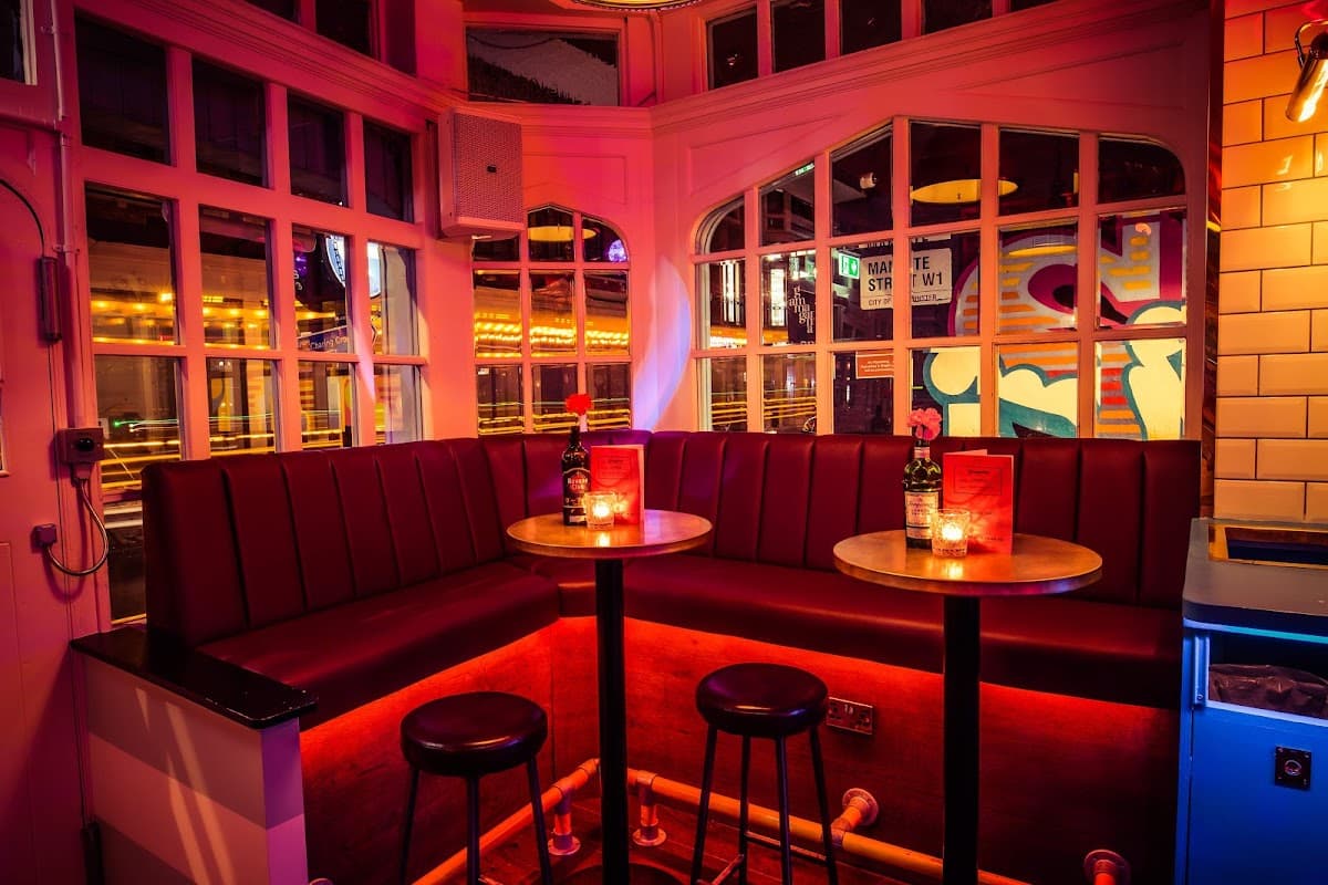 Simmons Bar | Greek Street