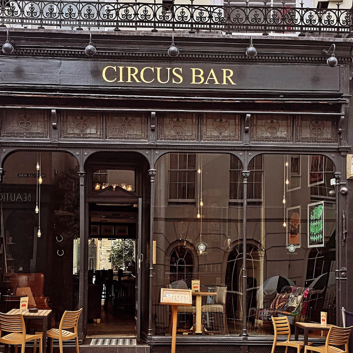 Circus Bar