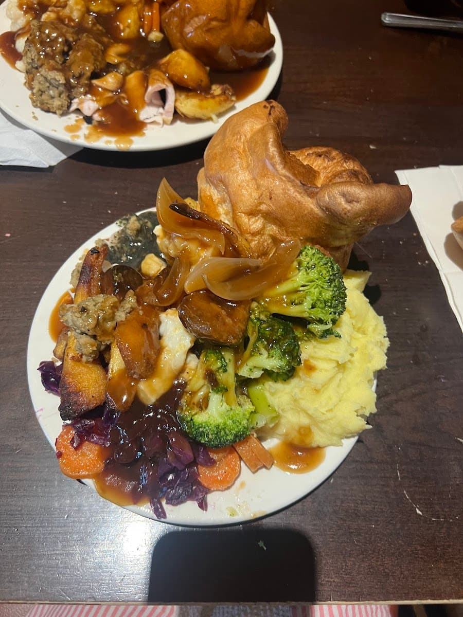 Hillfield Farm - Dining & Carvery