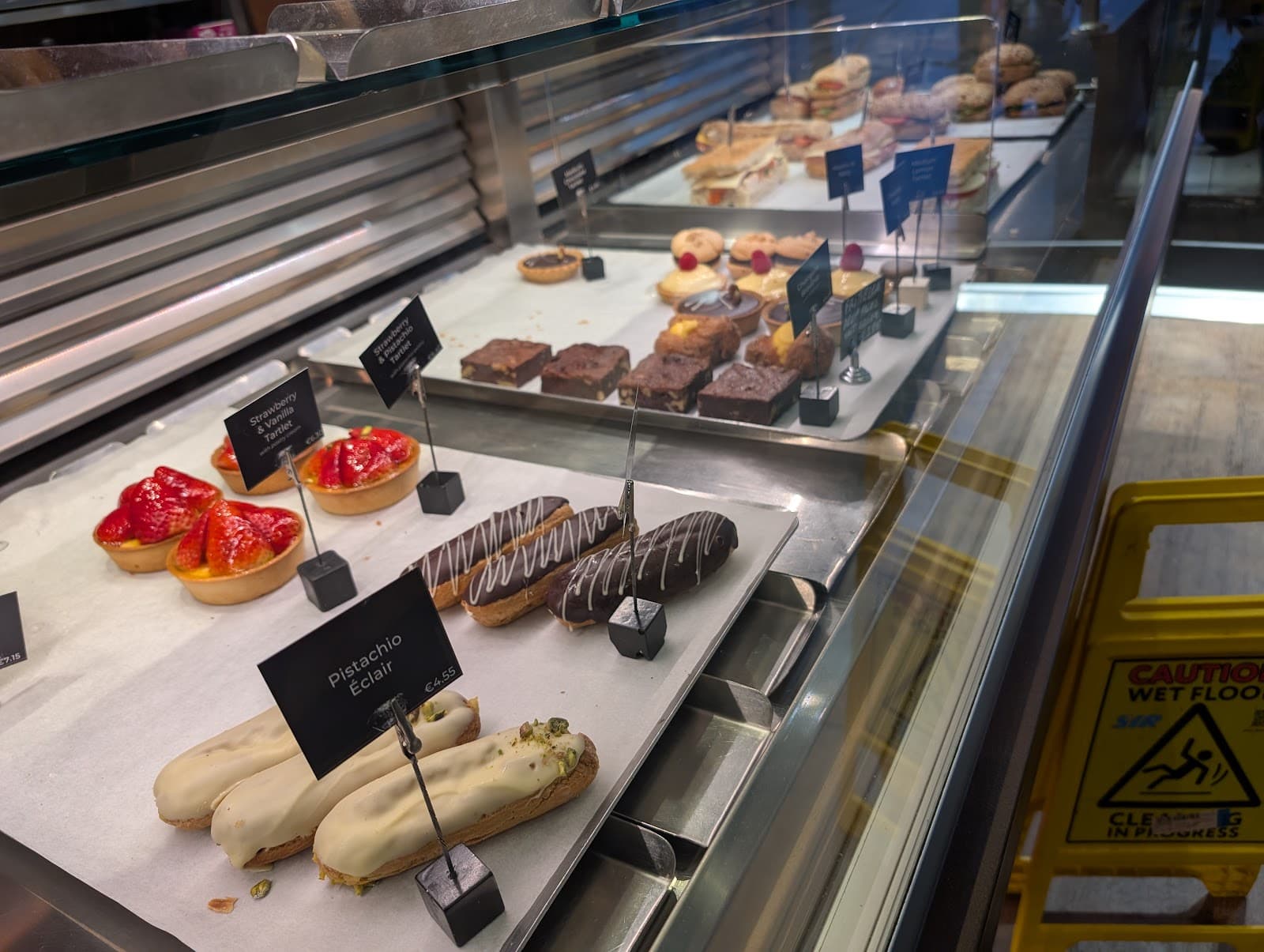 il Valentino Bakery & Cafe