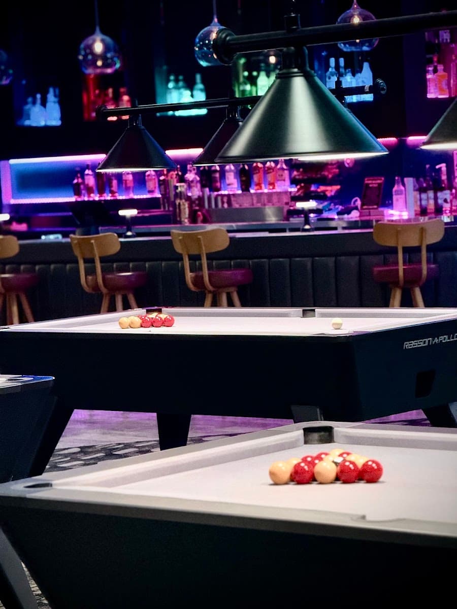 LA Pool Club & Sports Bar