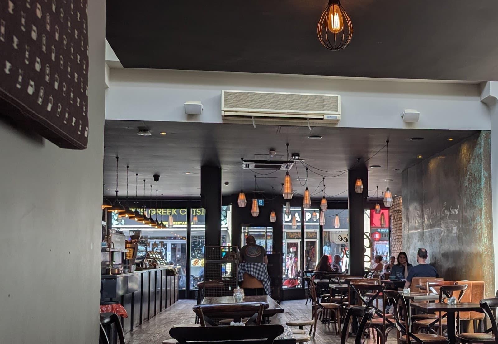 200 Degrees Coffee Shop