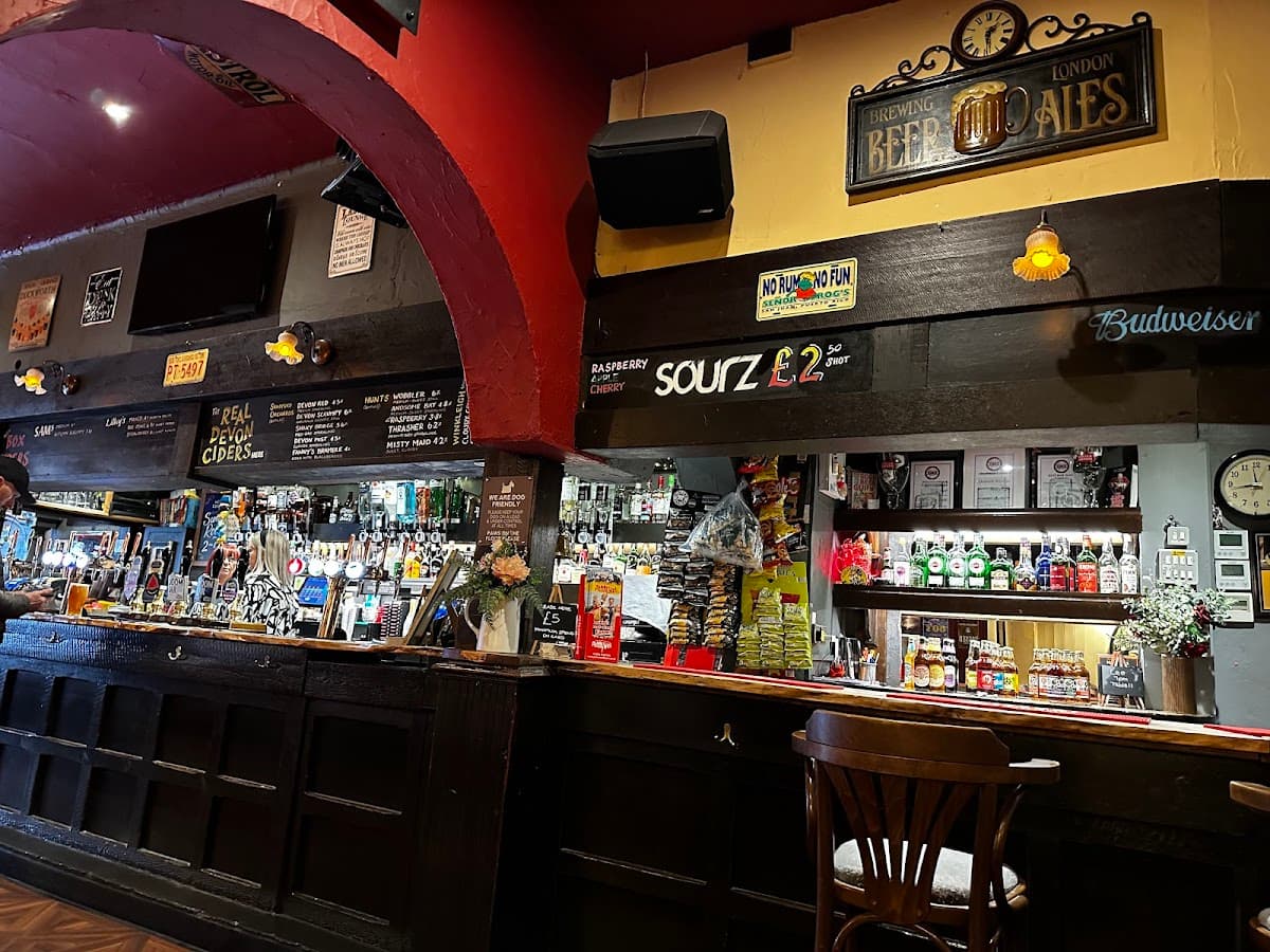 Henry’s Bar
