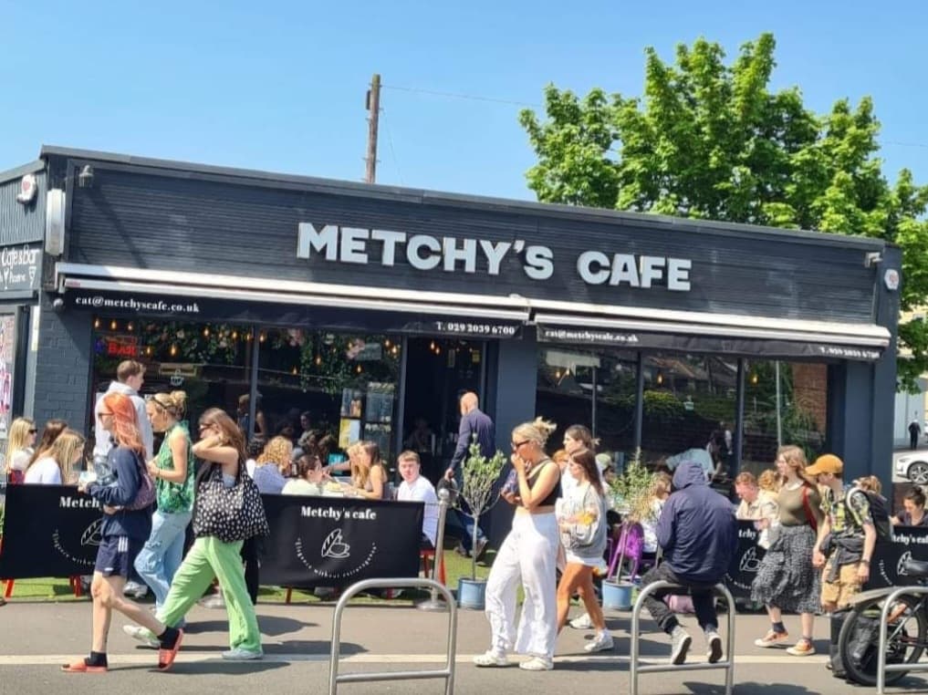 Metchy's Cafe & Bar