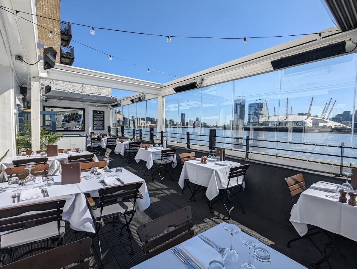 The Gun, Docklands