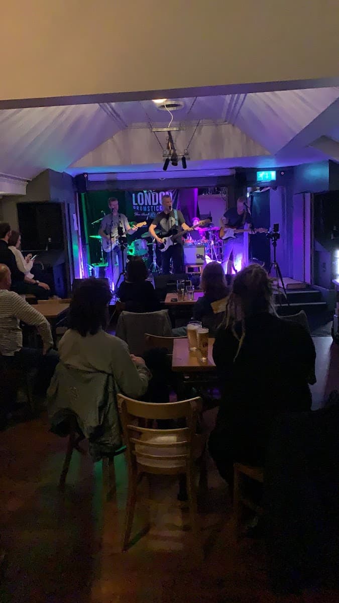 Ruskins Bar