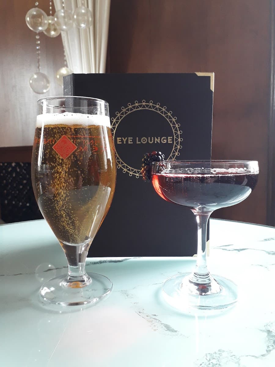 Le Champagne Bar
