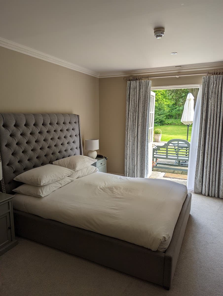 Riverside House Hotel