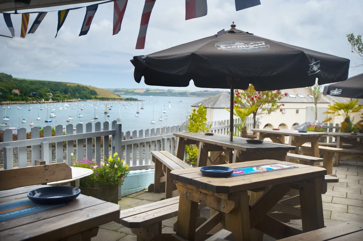 The Boathouse Pub & Restaurant