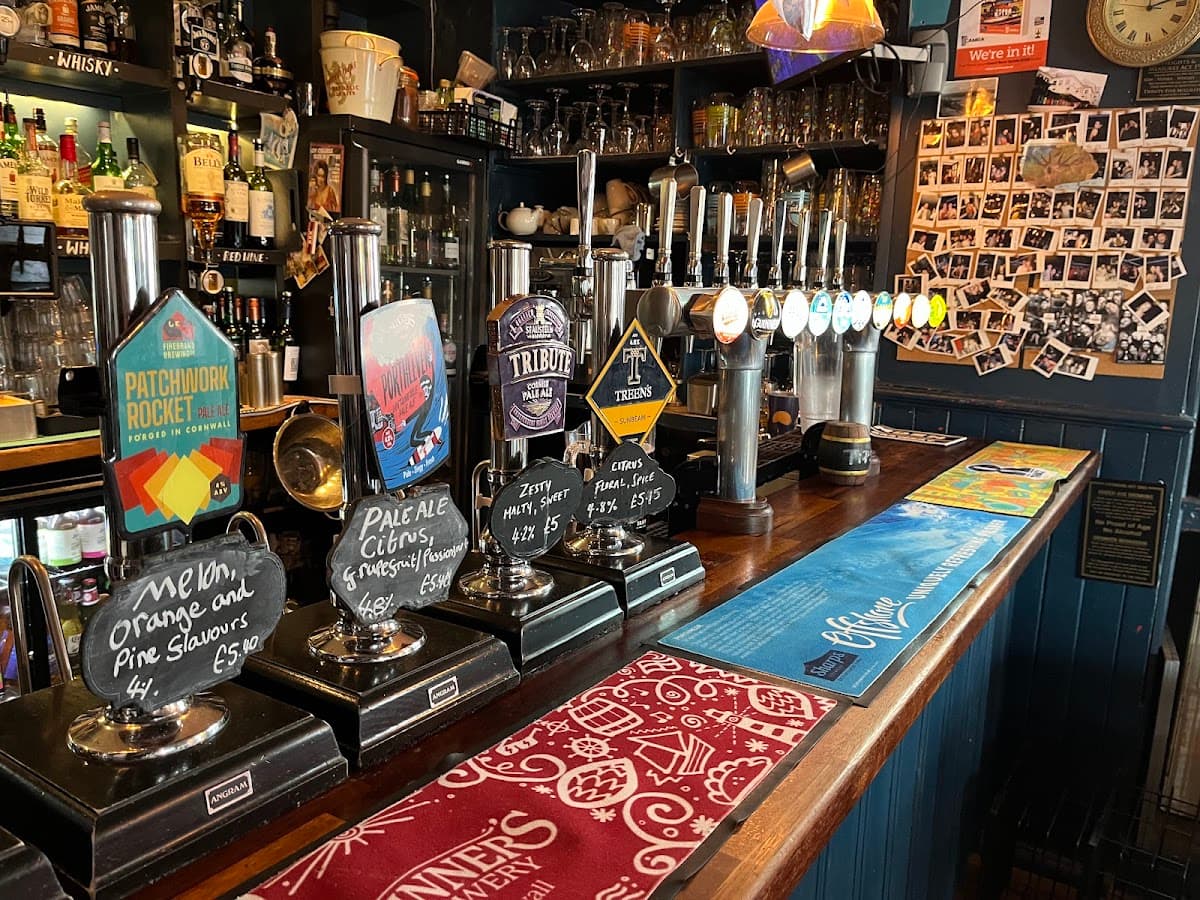 The Boathouse Pub & Restaurant