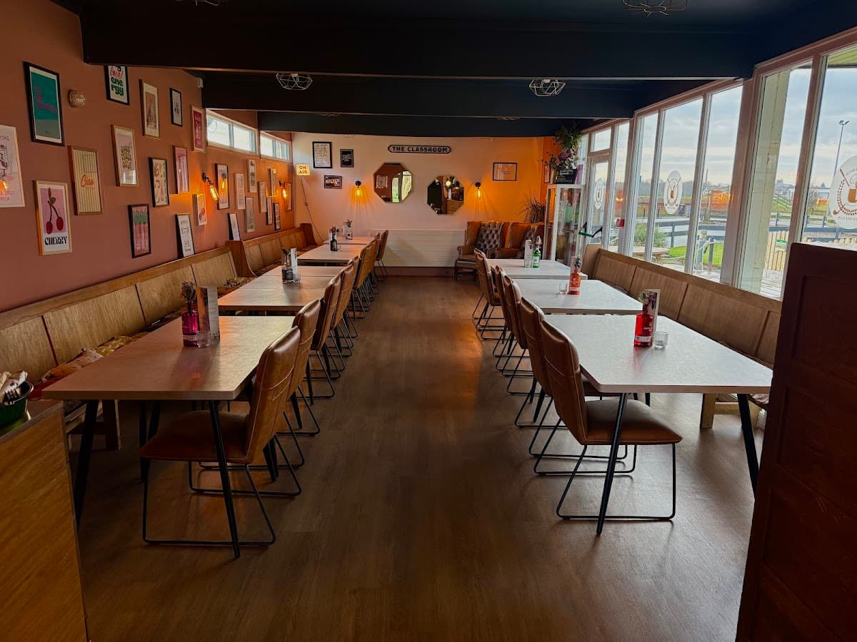 Clubhouse Bar & Restaurant