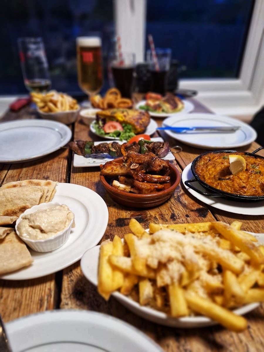 Los Reyes Tapas & Wine Bar