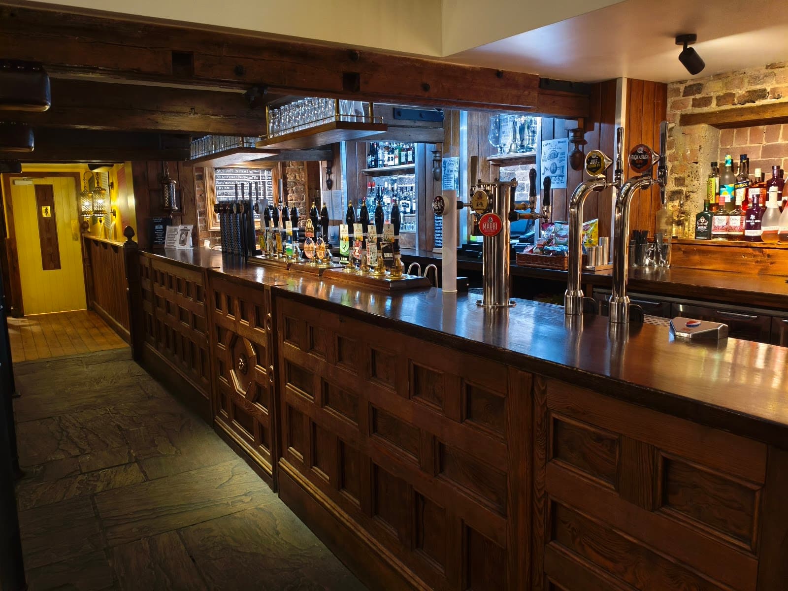 Luis Bar at Fernandes Brewery