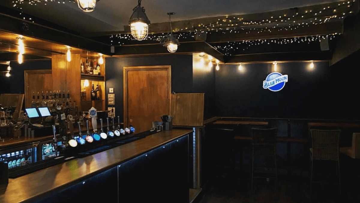 Elliotts Bar