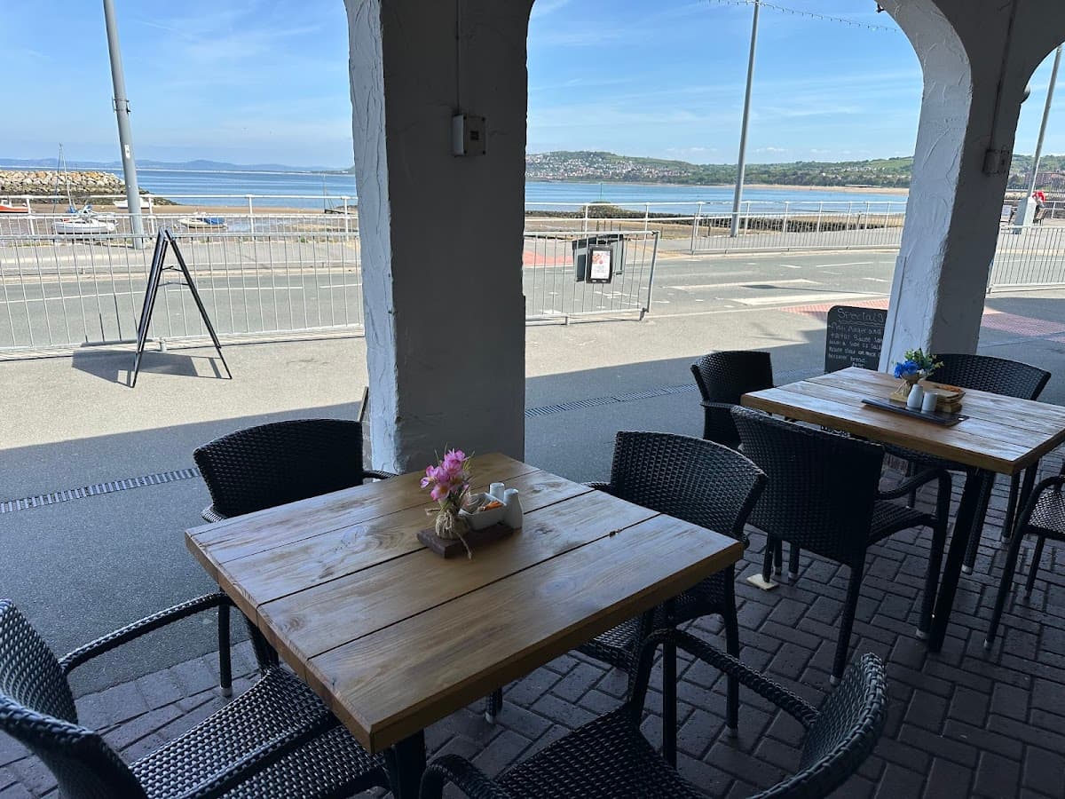 Seren Cafe and Restaurant