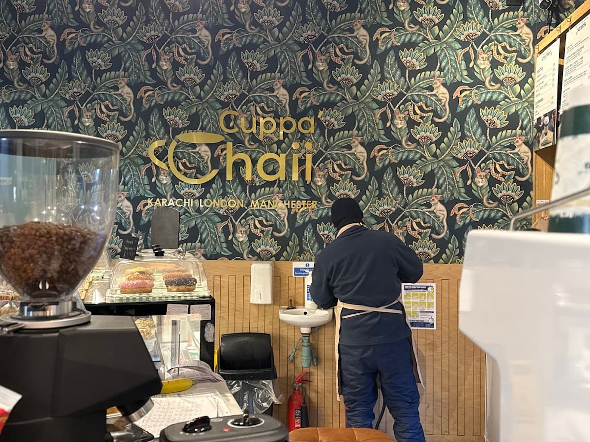 Cuppa' Chaii (Archway to Platform 7 & 8)