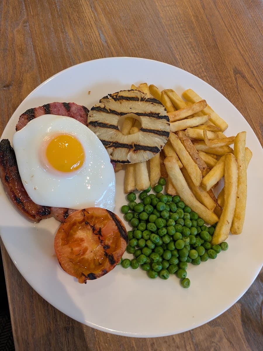 Three Piers Cookhouse + Pub