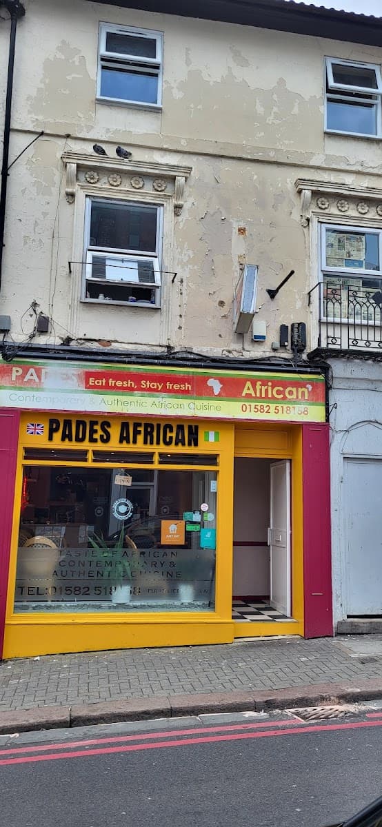 Pades Lounge African