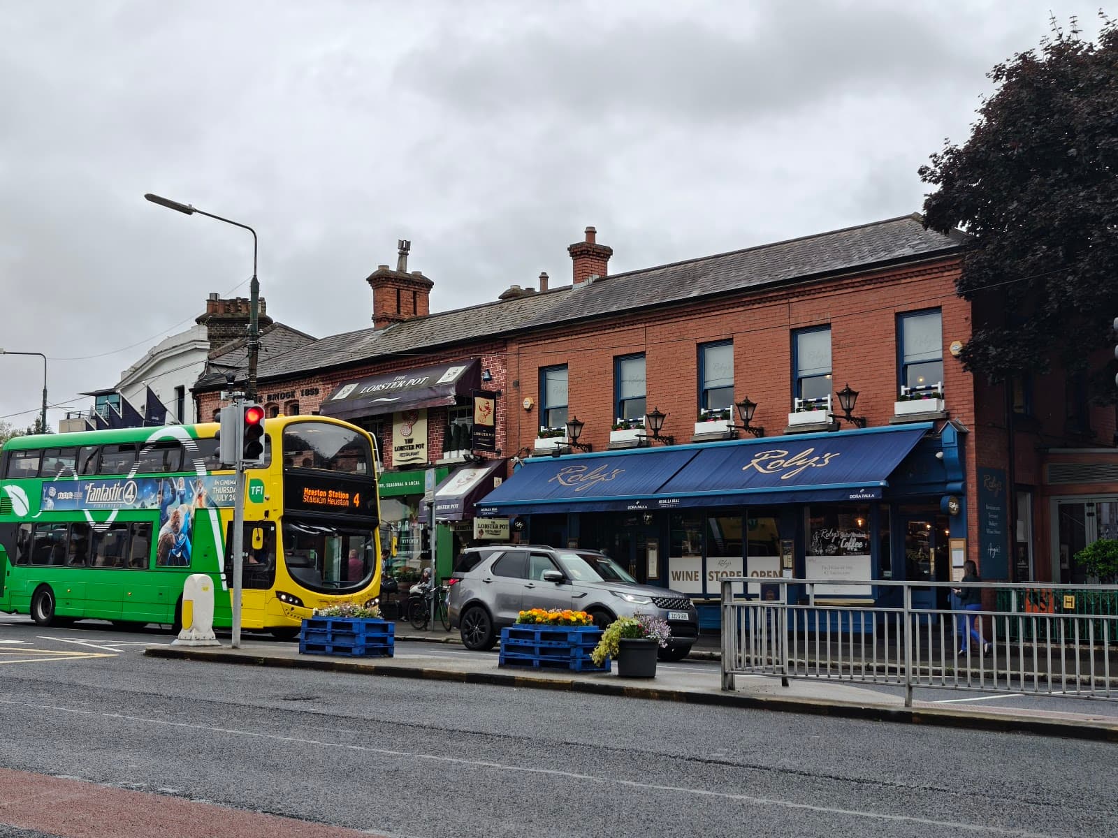 Roly's Bistro & Roly's Heated Terrace Restaurant, Cocktail & Wine Bar