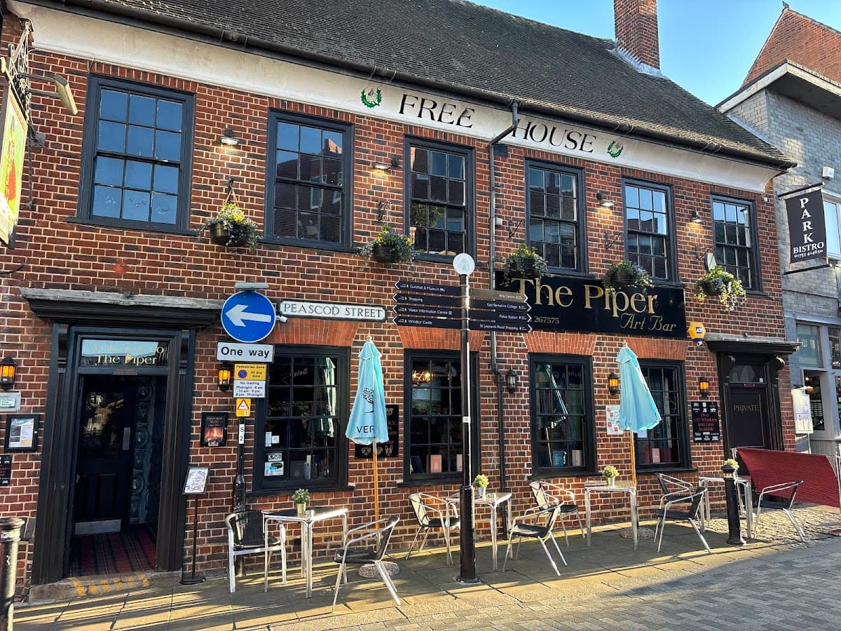 The Piper Art Bar