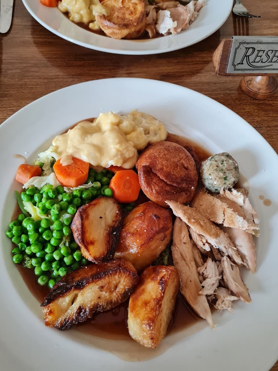Hare and Hounds Ashford