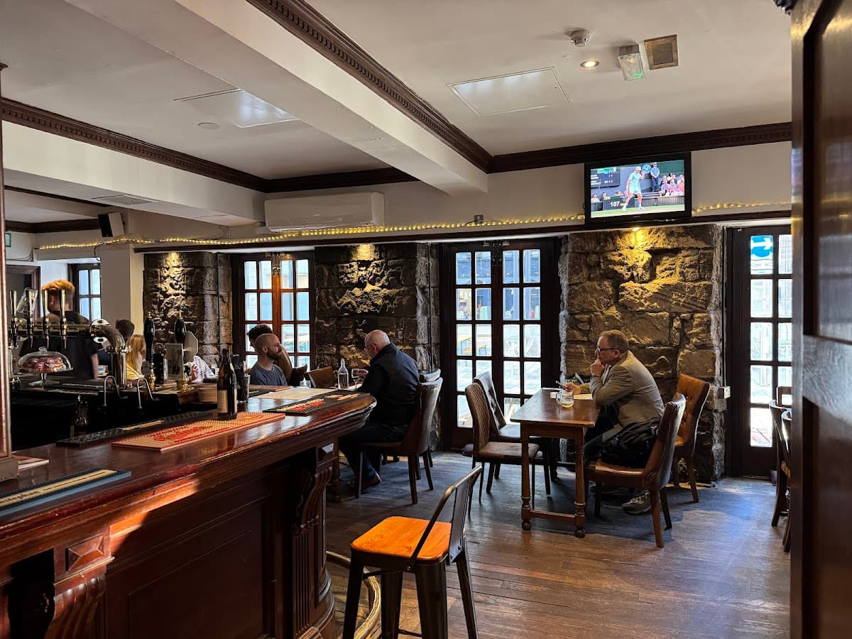 Rab Ha’s Pub/Eatery