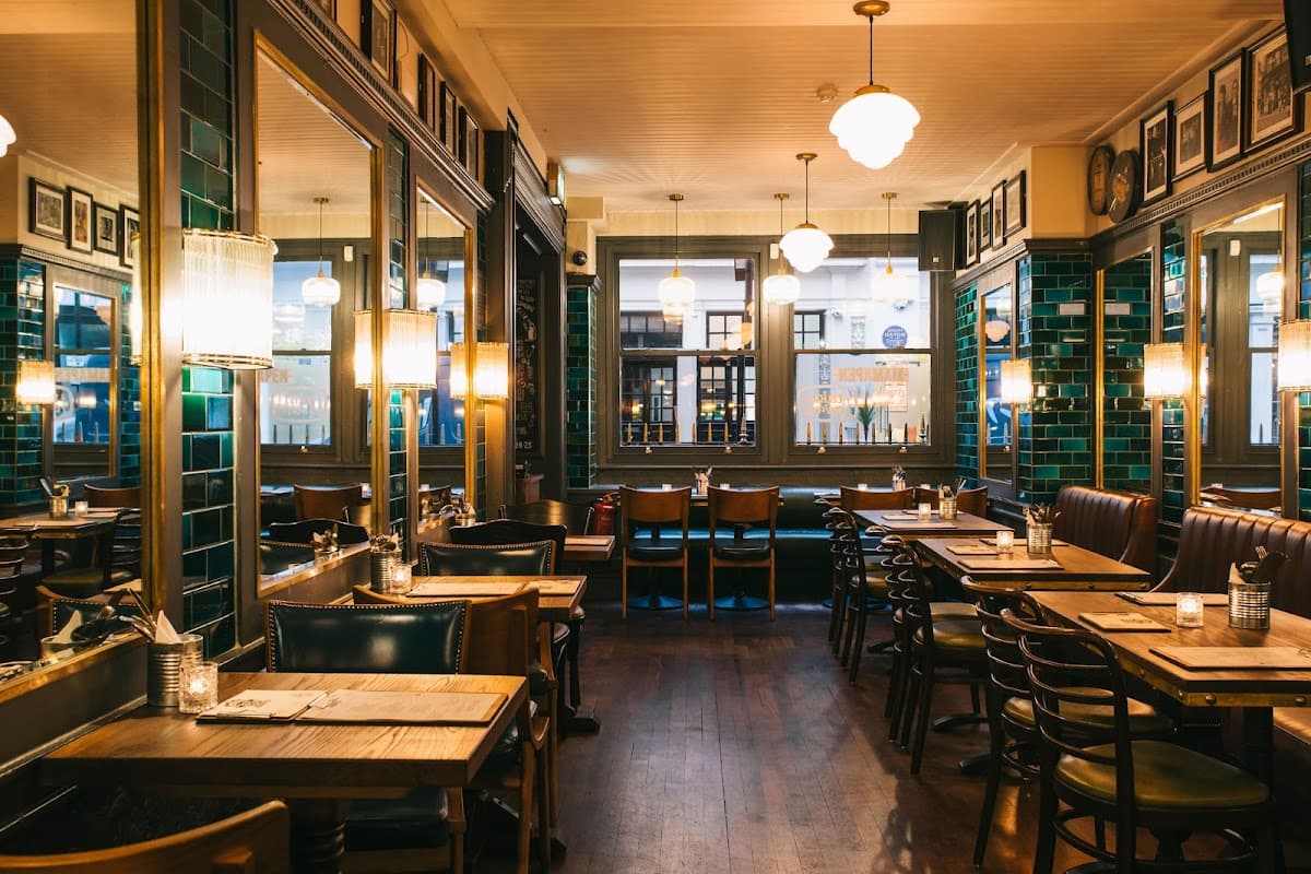 The Sun & 13 Cantons, Soho