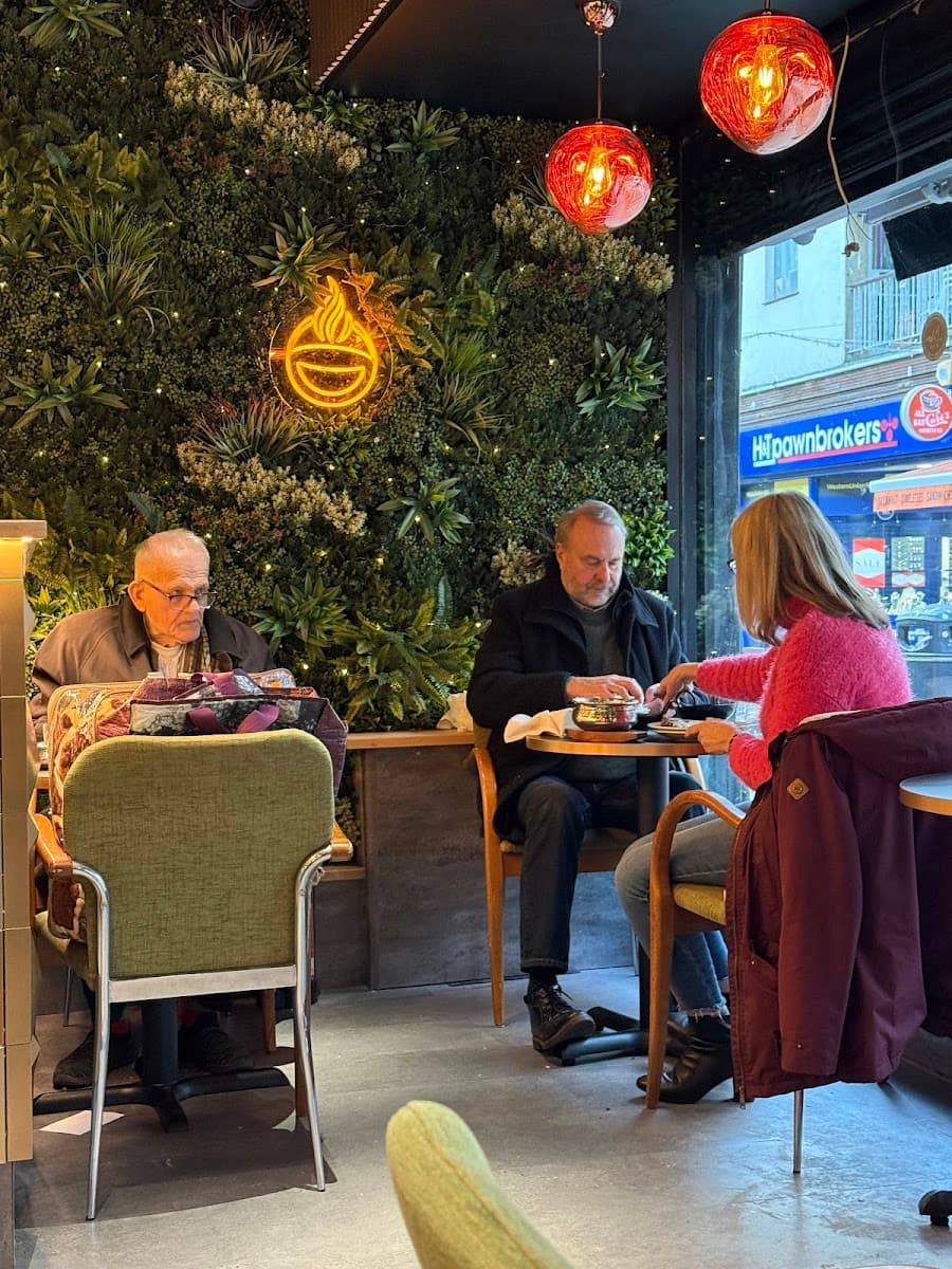 Tandoo’s Crawley