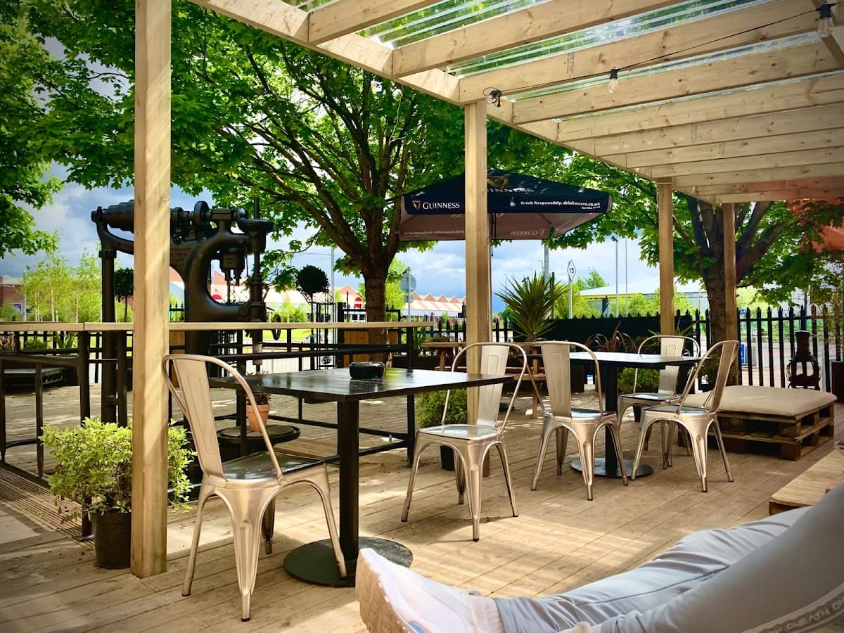 Six Trees Kitchen