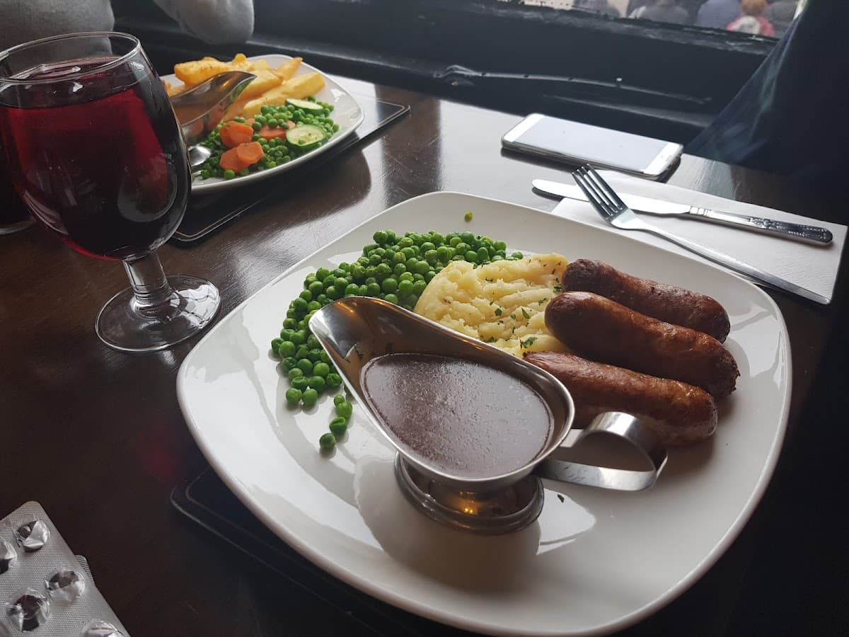 The Horse & Groom