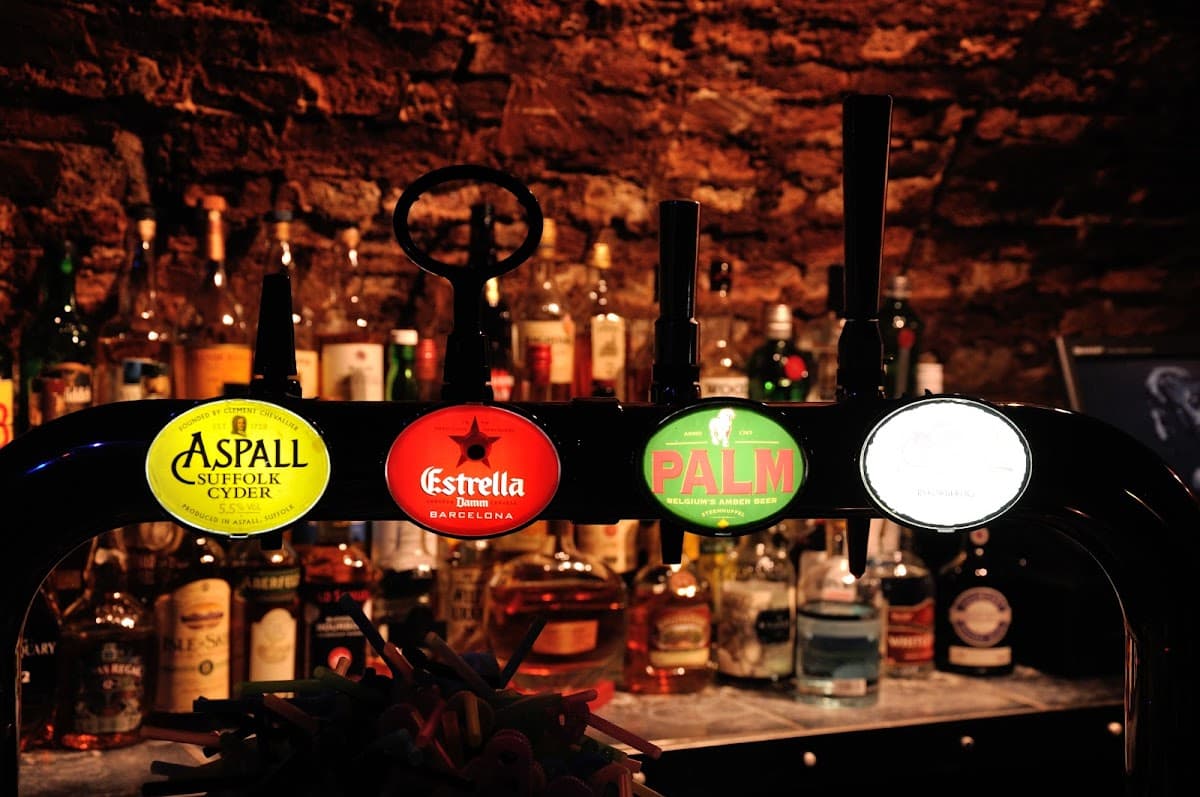 Monroe's Cellar Bar
