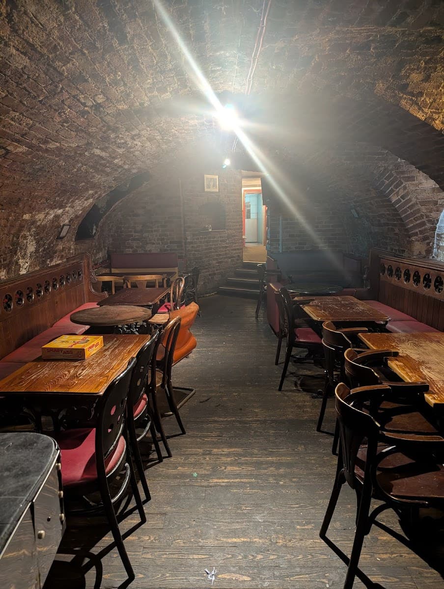 Monroe's Cellar Bar