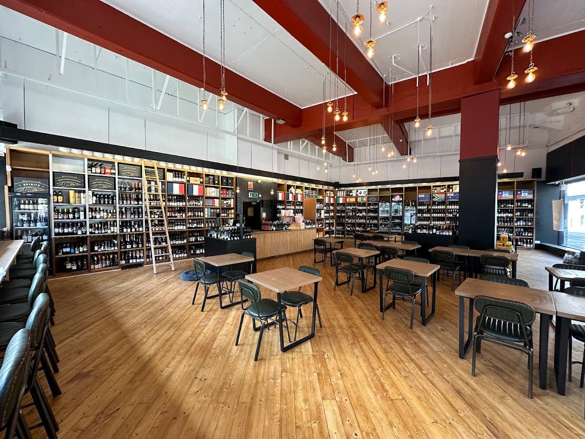 Monty's Wine Shop & Bar