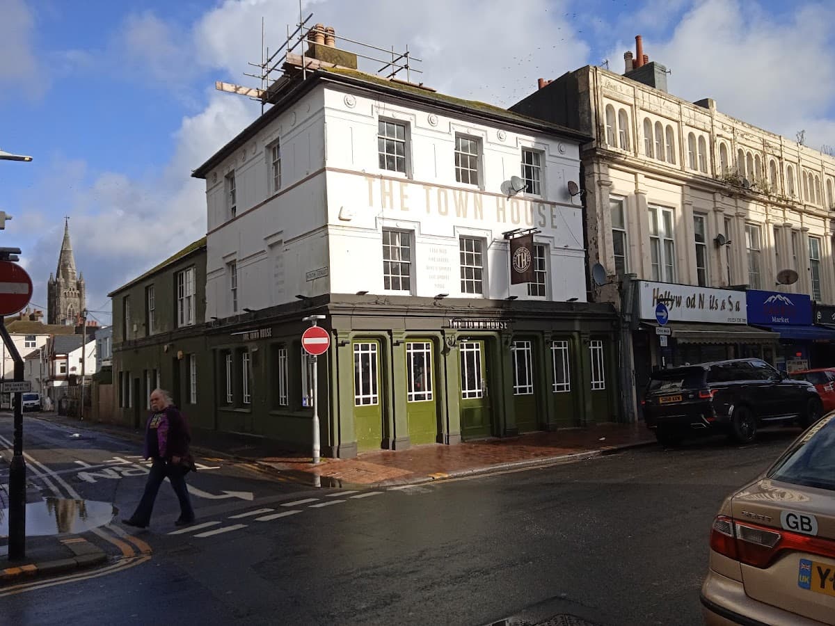 The Town House Bar