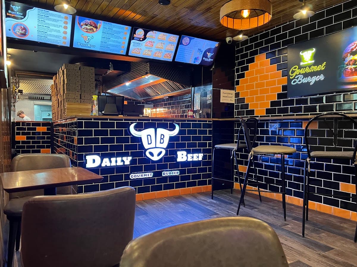 Daily beef gourmet burger & pizza