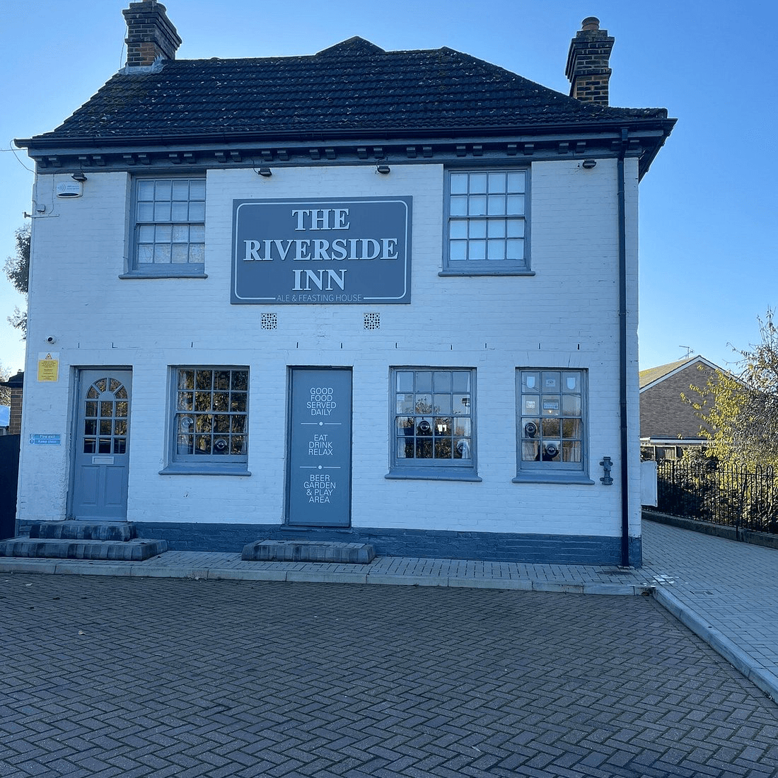 Riverside Inn