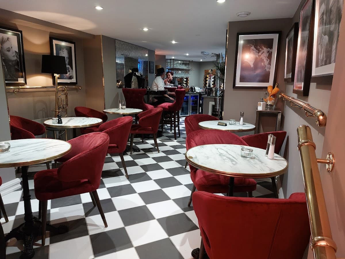 Velveteen French Cafe, Bar & Brasserie
