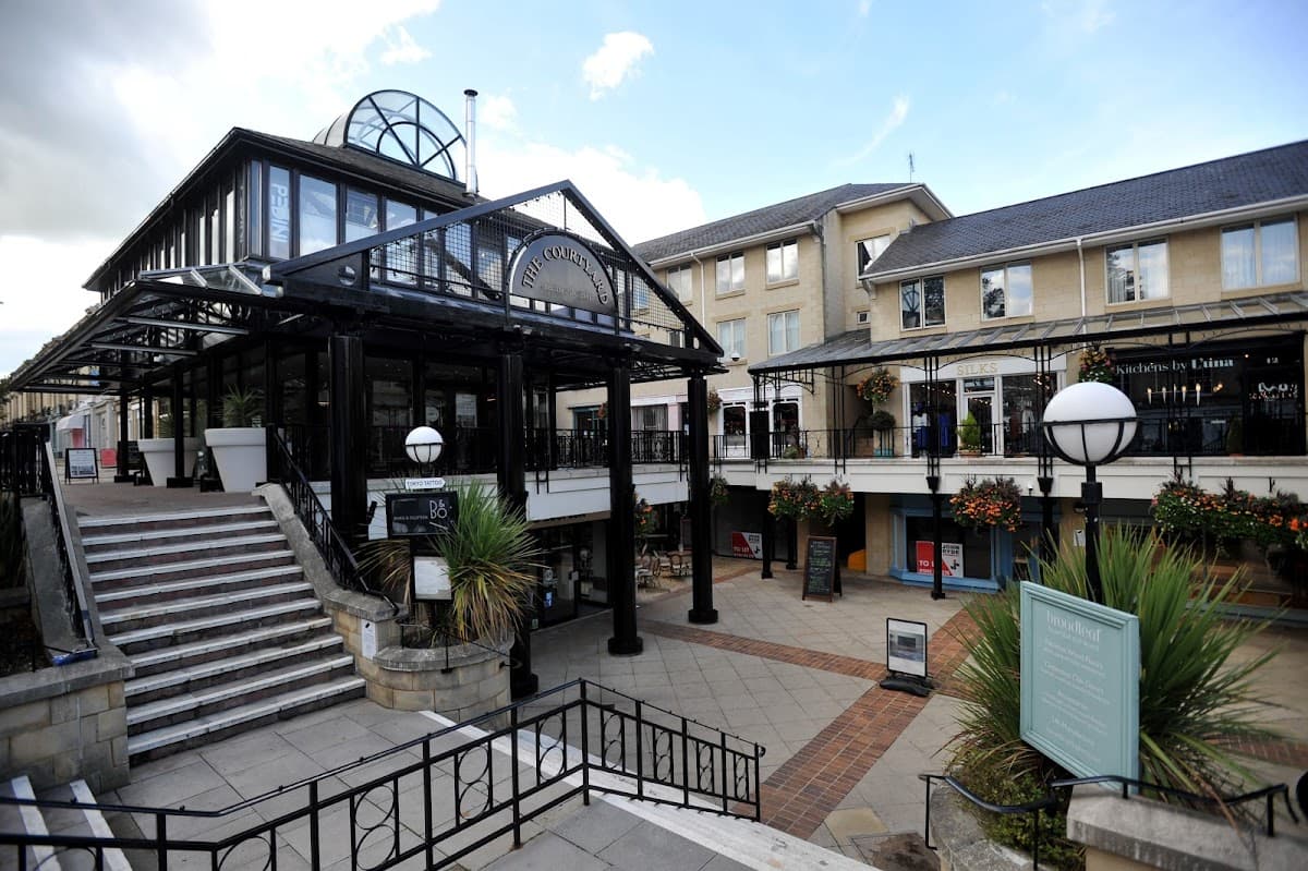 Montpellier Courtyard