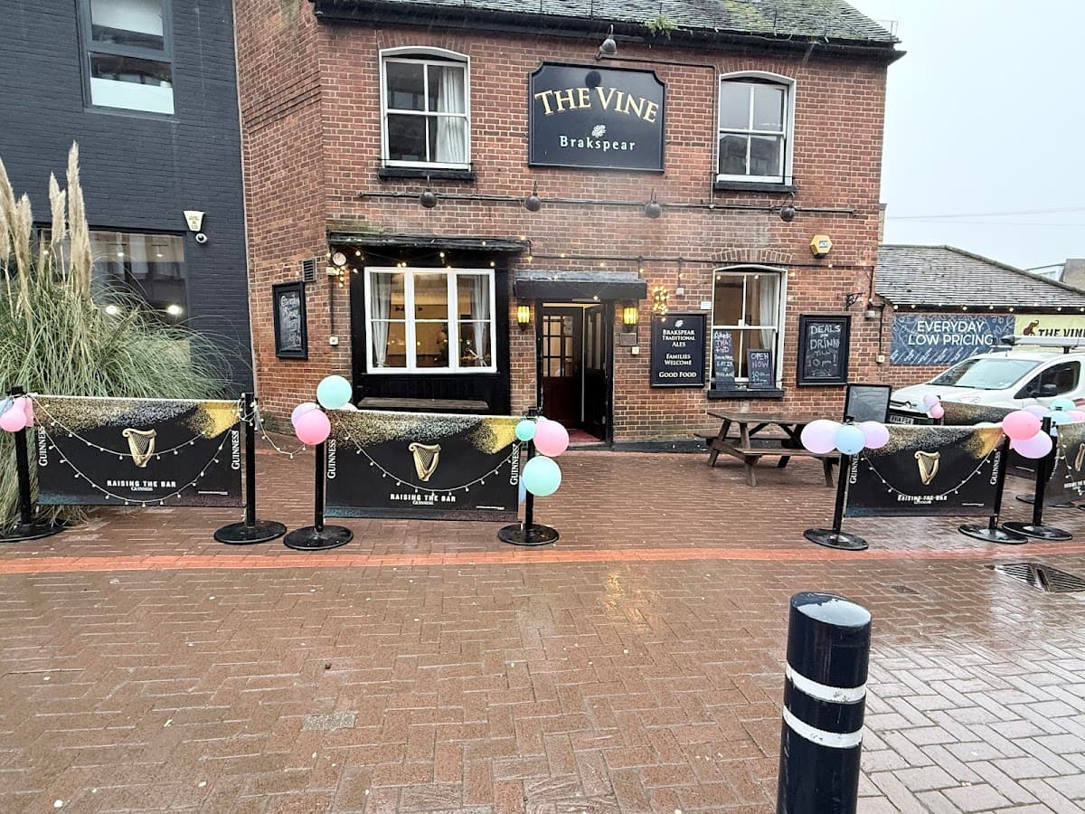The Vine Pub, Thai Food
